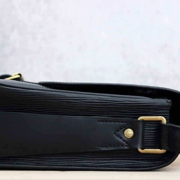 Louis Vuitton Vintage Epi Noir MM Cartouchière Crossbody - Picture 9 of 14